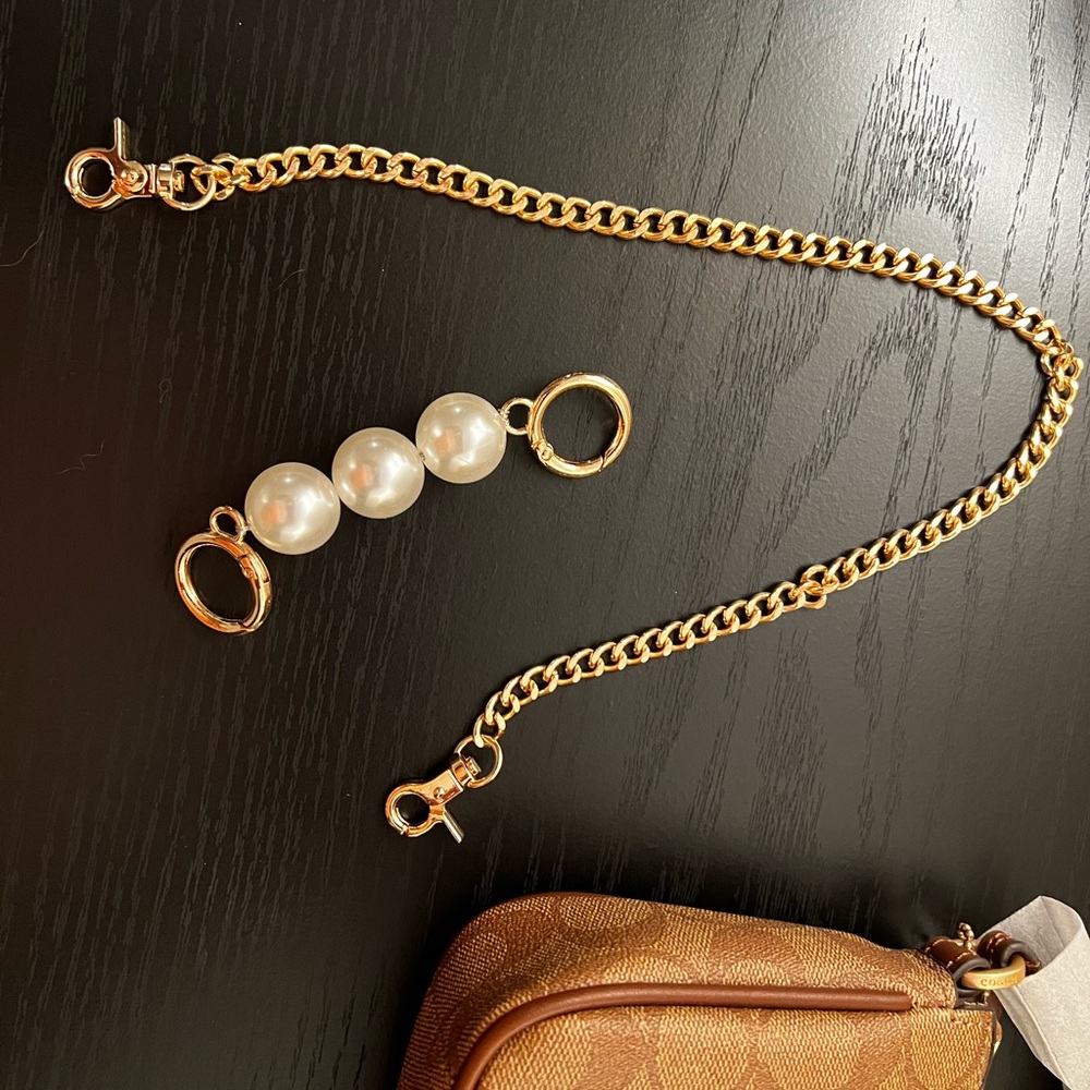 Coach Signature Brown Shoulder Bag 👜 - Picture 6 of 7
